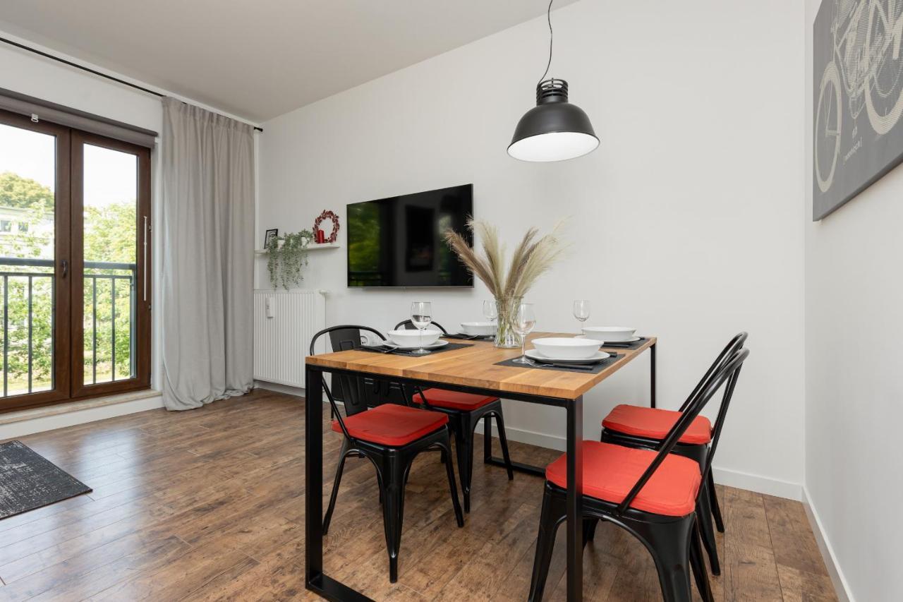 ורשה Stylish & Trendy 1 Bedroom Apartment Wola With Parking By Renters מראה חיצוני תמונה